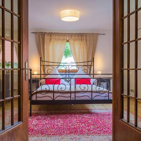 Epa Apartment - Espana Style รูสท์ ภายนอก รูปภาพ